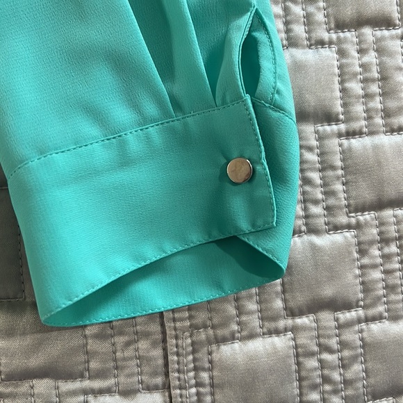 Beautiful Bebe Top 💎 - Picture 4 of 12